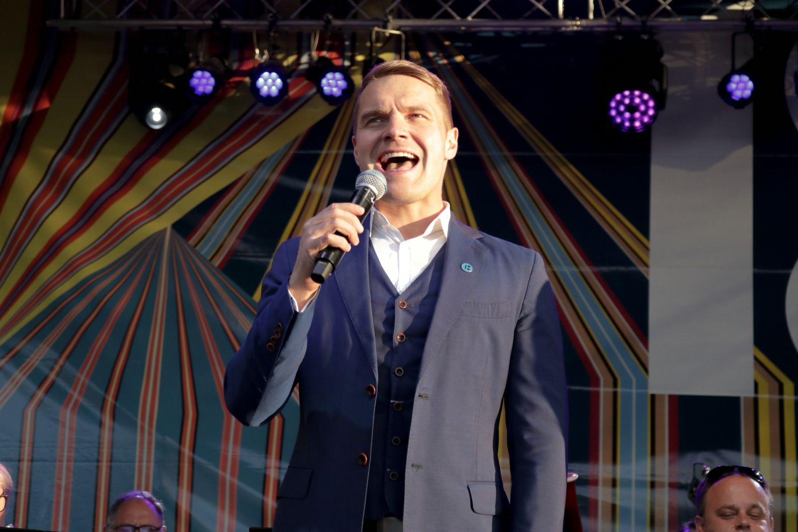 Mööda piiri
